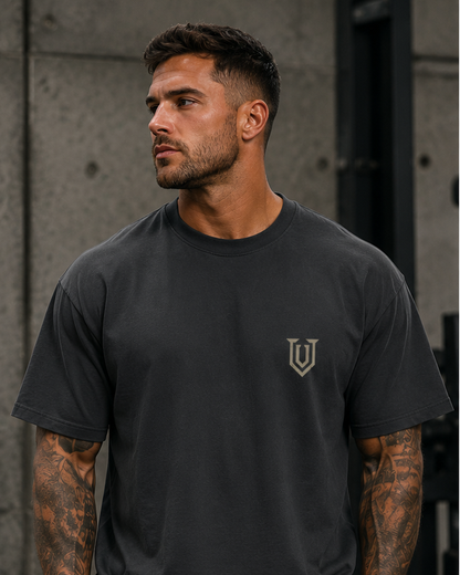 UPBORNE Summit Tee in faded black, modeled front view